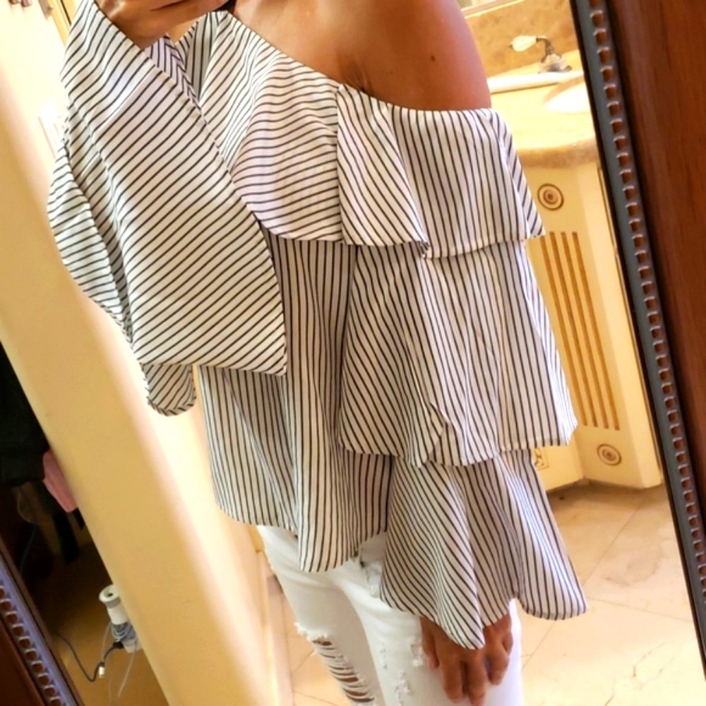 Express flouncy striped cold-shoulder blouse, XS - Picture 2 of 16